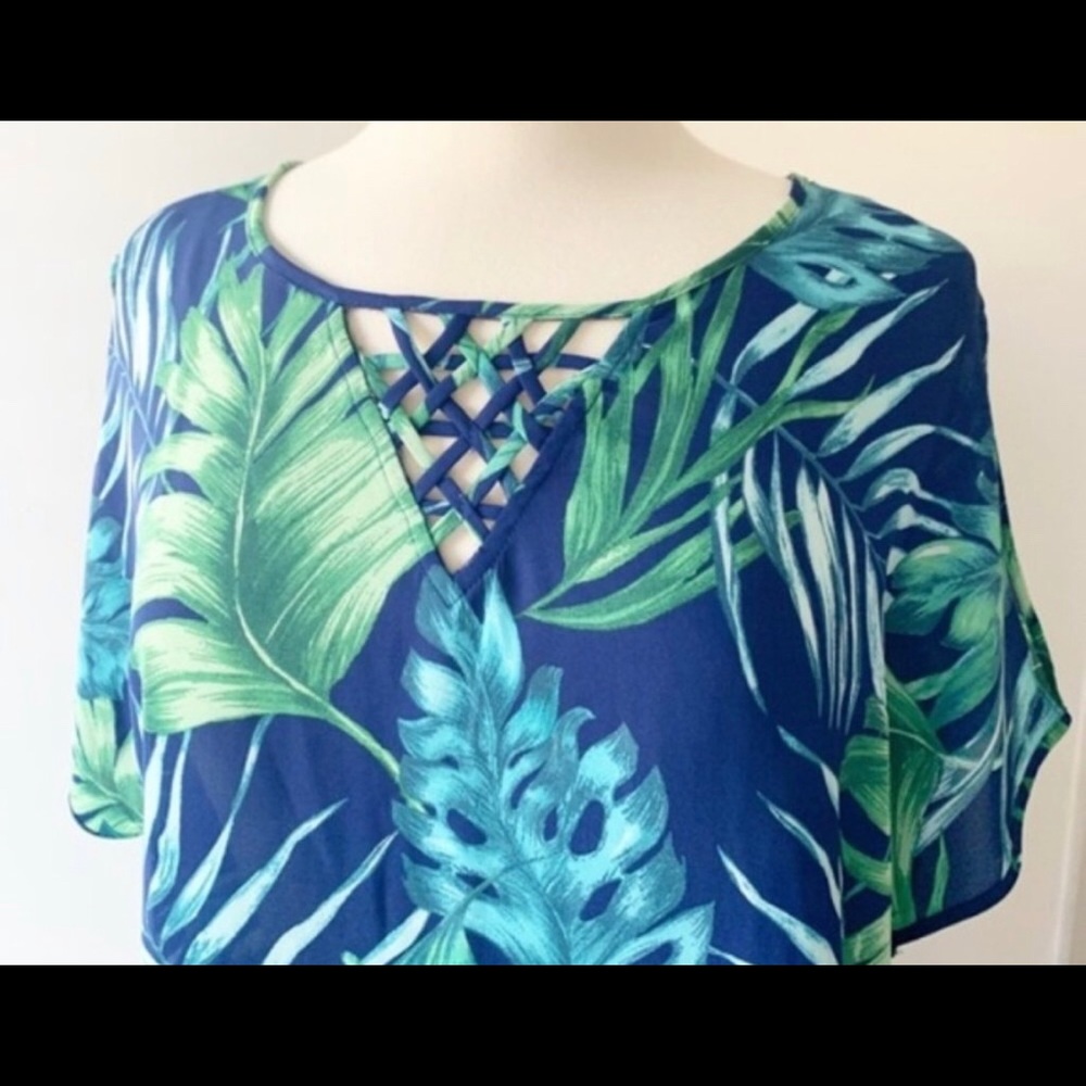 Roz & Ali Tropical Short Sleeve Blouse Lar…